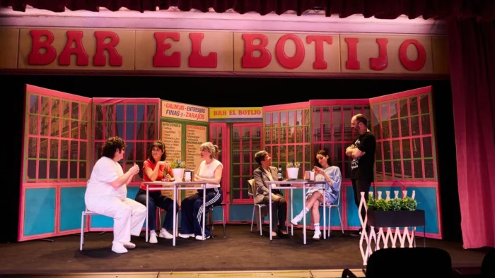 El teatro de serie B de Cris Blanco se enfrenta a la mentira contempor&aacute;nea