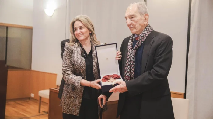 Nicol&aacute;s S&aacute;nchez-Albornoz cumple 100 a&ntilde;os: tres exilios, fuga de Cuelgamuros y toda una vida dedicada a la memoria