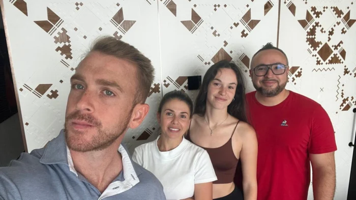 ANDALUCES ATRAPADOS EN DOHA TRAS ATAQUE EN IRÁN: “NO SABEMOS QUÉ PASARÁ NI CUÁNDO VOLVEREMOS