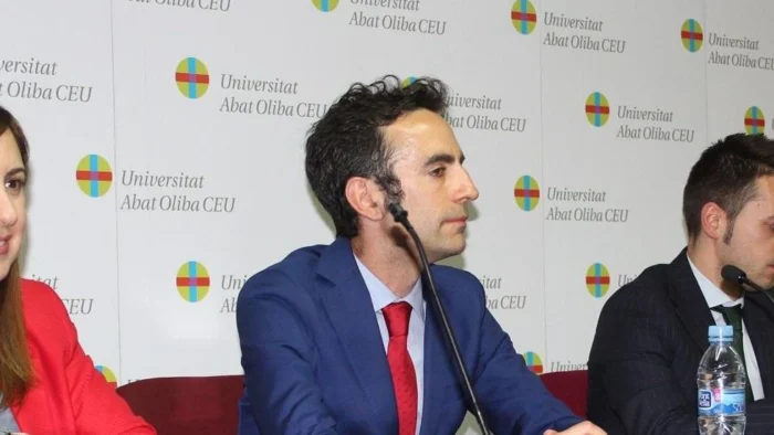 Duras Críticas por la Falta de Sanción a Juez que Llamó "Barbie" a la Esposa de Sánchez