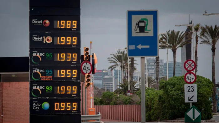 ALERTA: Conflicto en Oriente Medio Podría Disparar el Precio de la Gasolina y Cambiar el Mercado Automovilístico Español
