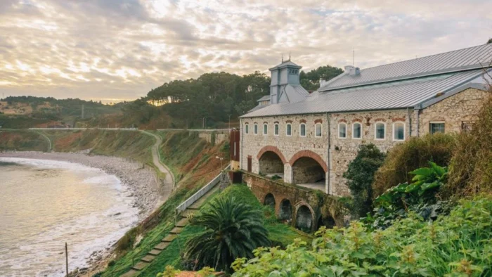 Descubre la Mina de Arnao: Un Viaje Submarino a la Historia Minera de Asturias