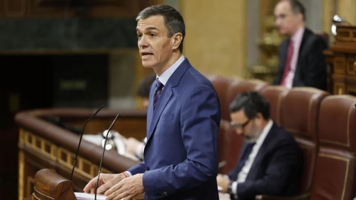 Sánchez reafirma su postura contra la guerra en Oriente Medio en una carta a la militancia del PSOE