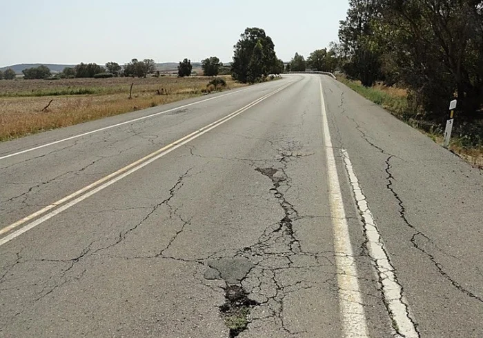 NUEVO TITULO: El estado del asfalto influye directamente en el consumo de combustible, según estudio