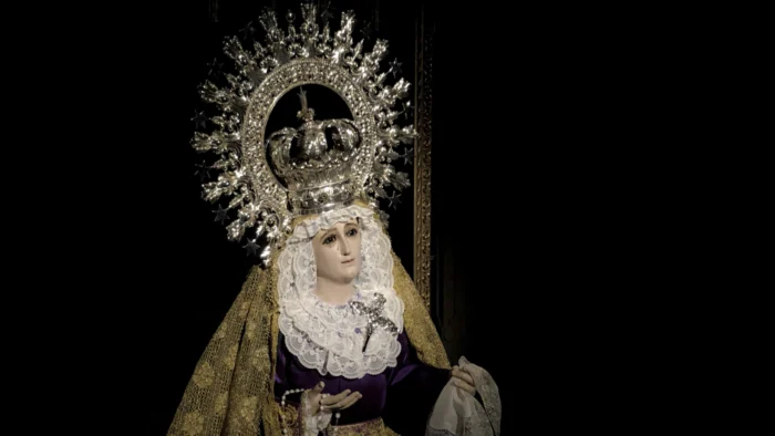 Badajoz se vuelca con la Virgen de los Dolores en el Viernes de Dolores