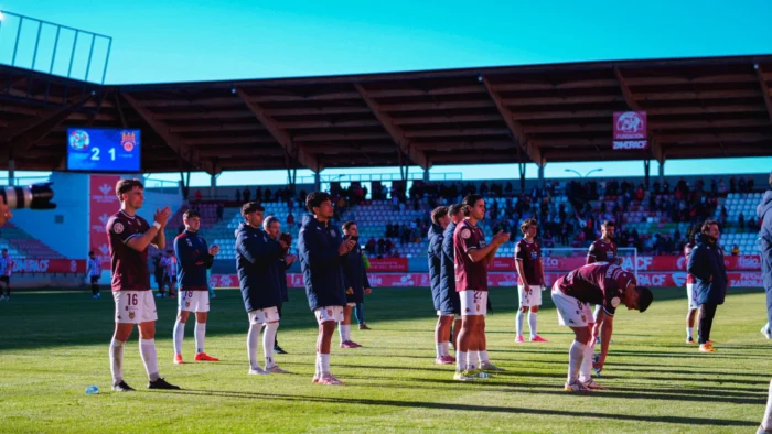 Crisis en el Pontevedra CF: Luisão llama a la unidad para revertir la mala racha