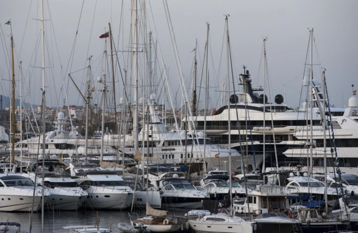 La Justicia frena a pilotos, capitanes de yate y militares que buscan librarse de Hacienda por trabajar en el extranjero