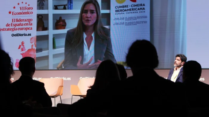 Sara Aagesen defiende la apuesta por las renovables frente a la dependencia de combustibles fósiles