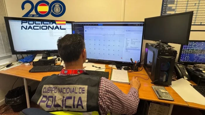 Cinco detenidos en San Fernando por una red de ciberestafas que logró más de 56.000 euros con el timo del Bizum inverso