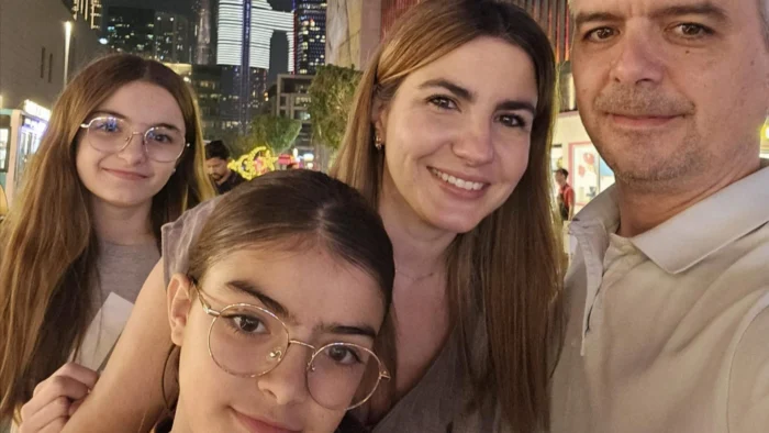 Javier Ildefonso, abulense residente en Dubái: "Nos sentimos seguros, informados y gratamente sorprendidos por la capacidad de defensa del país"