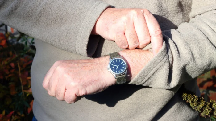 ADELANTO DE LA HORA EN ESPAÑA: RECIBIENDO EL HORARIO DE VERANO EN 2026