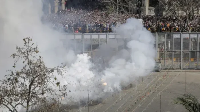 COMIENZAN LAS FALLAS EN VALENCIA CON LA PRIMERA MASCLETÀ DE PEÑARROJA