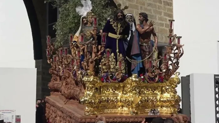 El Martes Santo consolida su fuerza en la Semana Santa de San Fernando