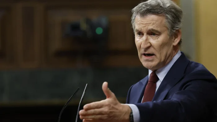 La encrucijada del Partido Popular: Entre la nostalgia regresiva y el silencio estratégico