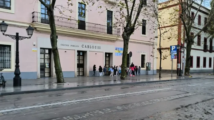 Polémica en Cádiz por la financiación de la escuela pública: cruce de acusaciones entre gobierno y oposición