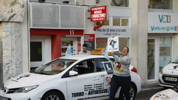 Colapso en las Autoescuelas de Navarra por Falta de Examinadores