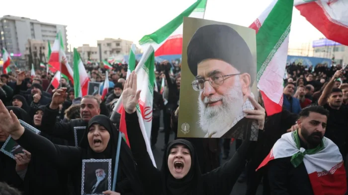 Nuevos Bombardeos de EEUU e Israel sobre Irán Tras Amenazas de Venganza