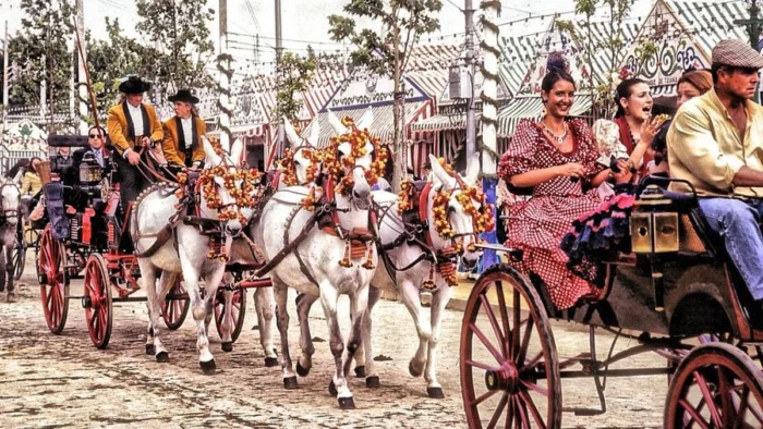ASÍ NACIÓ LA FERIA DE ABRIL DE SEVILLA: DE MERCADO GANADERO A ICONO CULTURAL