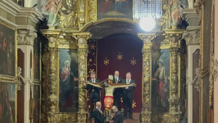 El Devallament del Crist de la Sang congrega a fieles en Palma