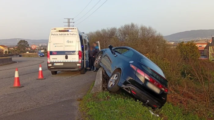 Espectacular Accidente en Ferrol Revela Múltiples Infracciones de Tráfico