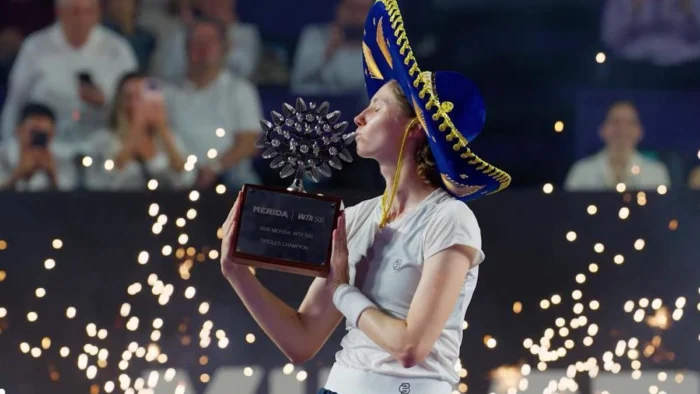 CRISTINA BUCSA: LA NUEVA REINA DEL TENIS ESPAÑOL BRILLA EN MÉXICO