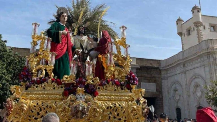 DOMINGO DE RAMOS EN CÁDIZ 2026: HORARIOS, RECORRIDOS Y NOVEDADES