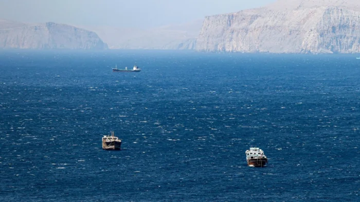 Qué es el estrecho de Ormuz y por qué es crucial para el suministro de petróleo