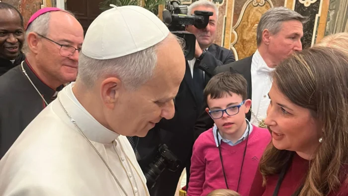 Nacimiento de un León: Bebé conoce al Papa que inspiró su nombre