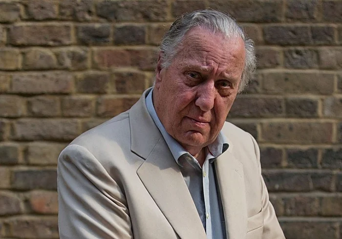 Frederick Forsyth, cerco al Reich de los mil años