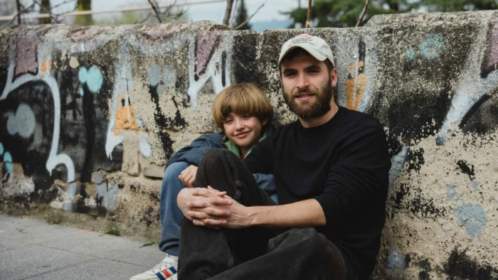 Ricardo Gómez debuta como director con 'Una familia', un viaje a sus recuerdos