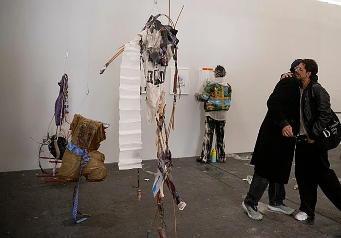 ARCO 2045: Una Mirada Crítica al “Futuro por Ahora