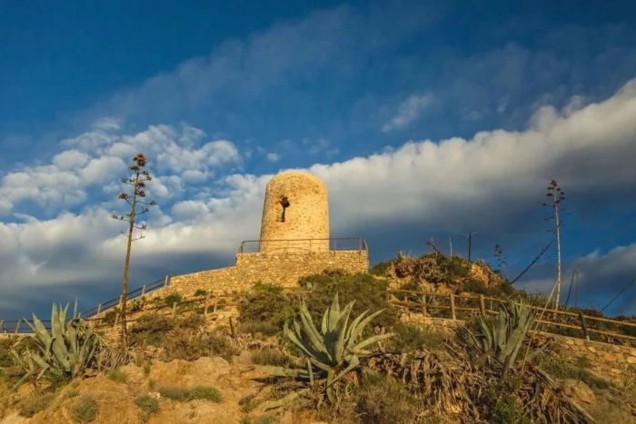 La villa de Andaluc&iacute;a de casas encaladas, tradici&oacute;n gastron&oacute;mica y ubicada en un enclave privilegiado