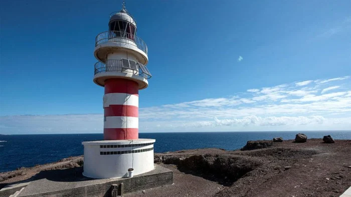 El Faro de Arinaga: Un Centinela Histórico en la Costa de Gran Canaria