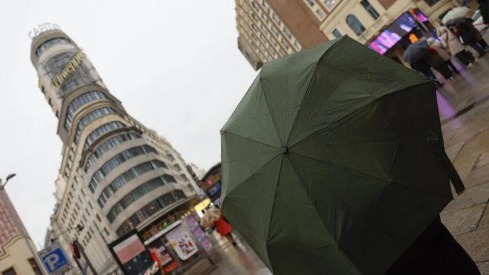 Tiempo cambiante en Madrid: Lluvias el sábado, aumento de temperaturas el domingo