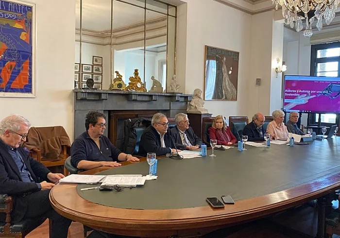 Escritores Españoles Denuncian el “Expolio” de sus Obras por la Inteligencia Artificial