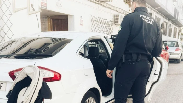 RESCATE DE UNA NIÑA ATRAPADA EN UN COCHE EN ZARAGOZA