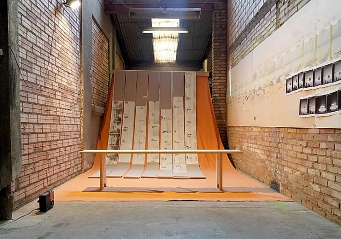 NUEVO TITULO: Lola Lasurt reinterpreta el dolor de la guerra a través de la danza y la pintura en 'Ensayo para Deep Song'