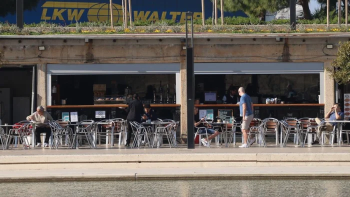 El bar mejor ubicado de Mallorca: 3 euros por un caf&eacute; y dos a&ntilde;os sin pagar el alquiler p&uacute;blico