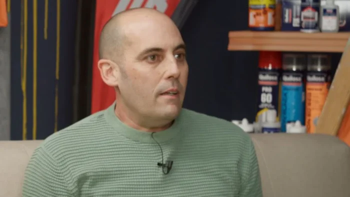 El carpintero malagueño que encontró en su pareja el complemento perfecto para un negocio exitoso