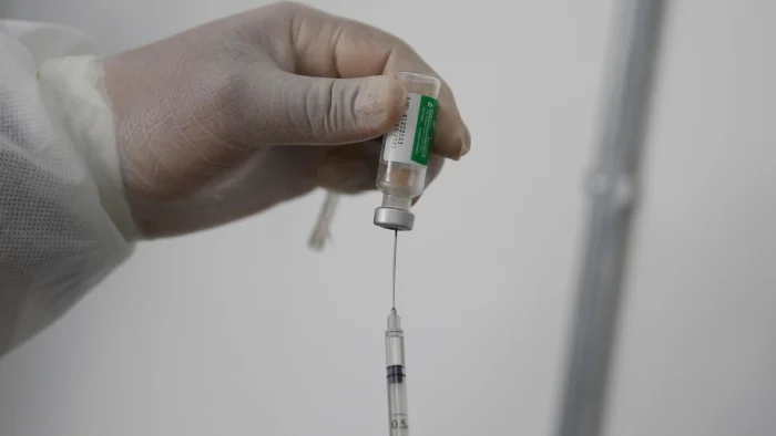 ALARMA POR BROTE DE MENINGITIS B EN REINO UNIDO PROVOCA DESABASTECIMIENTO DE VACUNAS