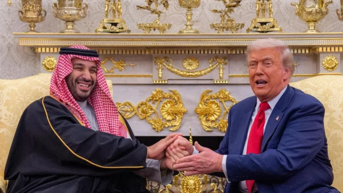 El Príncipe Saudí y la Presión sobre Trump para Continuar la Guerra contra Irán