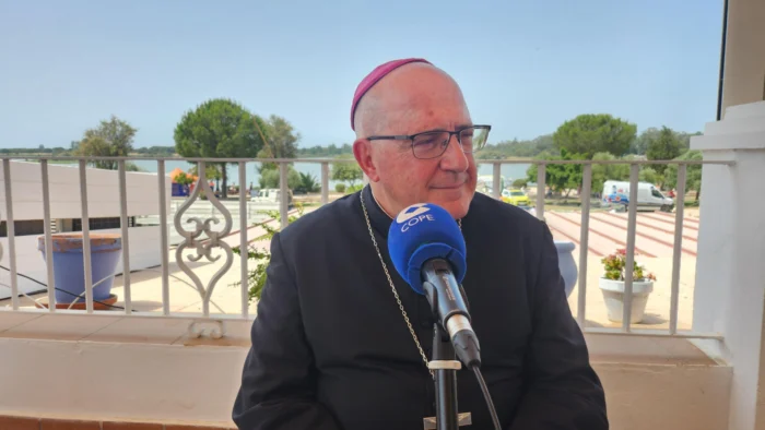 El Obispo de Huelva llama a vivir la Semana Santa con el corazón para sentir el amor de Cristo