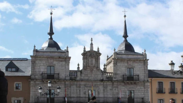 Posible demanda contra el PSOE por cuestionar la selección del letrado municipal en Ponferrada