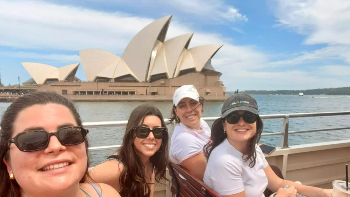 Odisea Aérea para Mallorquinas Tras Cierre de Espacio Aéreo en Oriente Medio