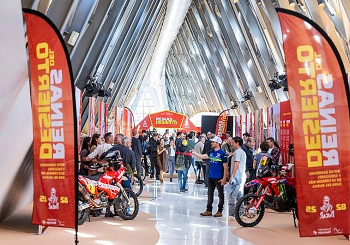 REINAS DEL DESIERTO: UNA EXPOSICIÓN ÚNICA REÚNE MOTOS LEGENDARIAS DEL DAKAR EN ESPAÑA