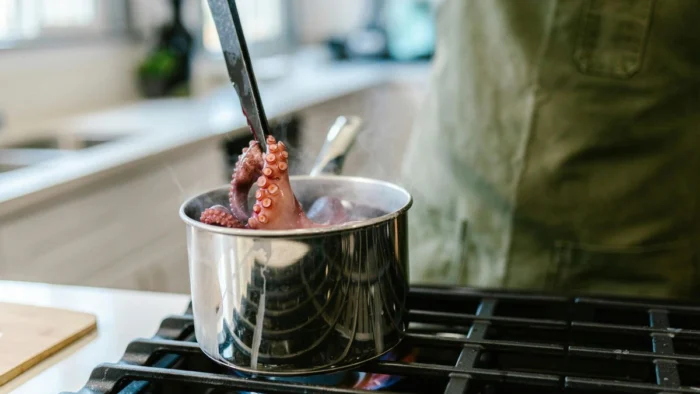 C&oacute;mo preparar el pulpo a la murciana, un plato tradicional de tapeo pero f&aacute;cil de hacer en casa