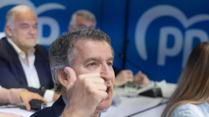 TENEMOS UN TRIPARTIDISMO Y A UNOS ASESINOS QUE BOMBARDEAN