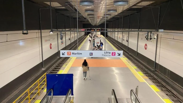 EL "TREN FANTASMA" A LA MASCLETÁ: UNA ODISEA DE UNA HORA PARA LLEGAR A VALENCIA