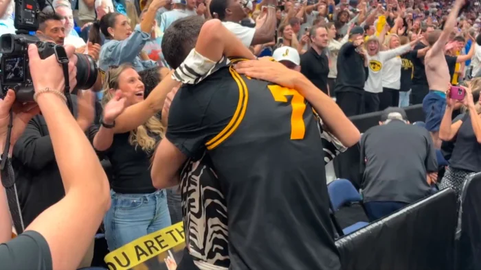 Álvaro Folgueiras, un español protagonista en la NCAA gracias al triple decisivo para su equipo: "Mi madre estaba viendo el partido después de pelear por mí durante toda mi vida"