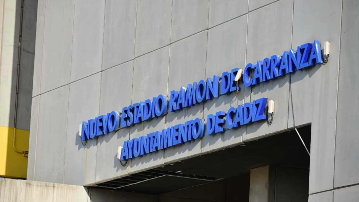 Nuevo Nombre del Estadio del Cádiz CF: Silencio de la Plataforma Estadio Carranza